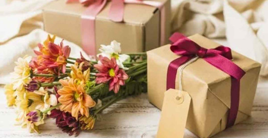 Топ-подарков для любимой женщины на сумму до 1000 грн