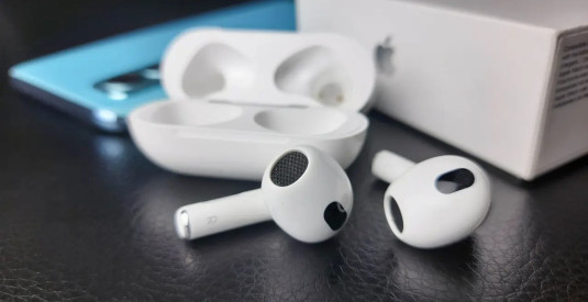 Найкращі аналоги навушників AirPods: ТОП 5 конкурентів Apple