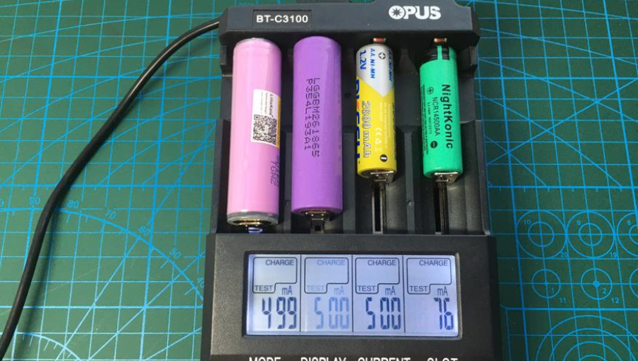 Зарядка-для-аккумуляторных-батареек-HobbyLane-Opus