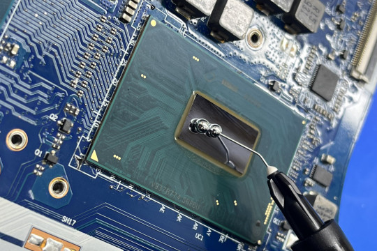 Рідкий метал: секрет ефективного охолодження ігрових ноутбуків від МТА