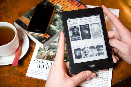 Pocketbook vs Kindle: выбираем лучшую электронную книгу