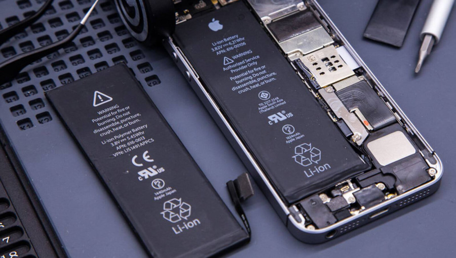 Батарея iPhone 14 Pro и iPhone 13 Pro