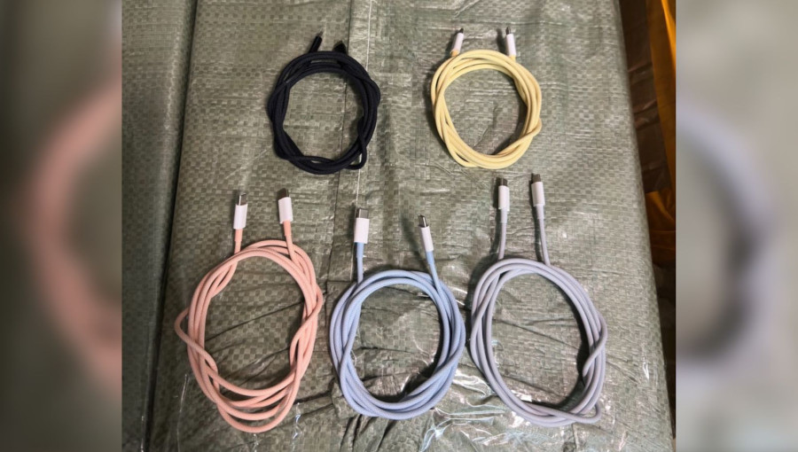 Кольори портів USB-C для iPhone 15