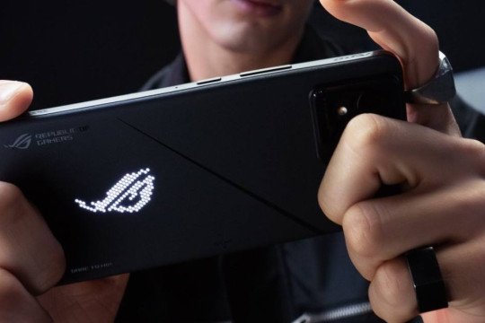Обзор Asus ROG Phone 9: самый мощный игровой смартфон 2025 года