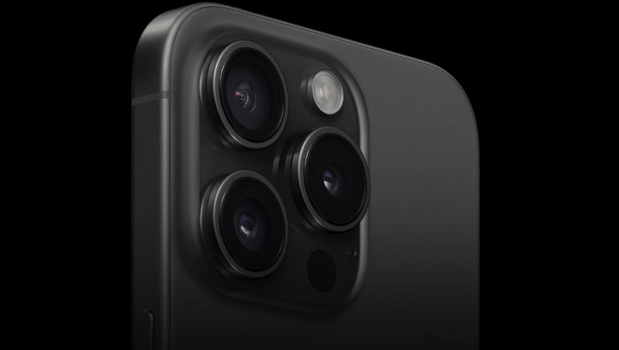 iPhone 15 Pro Max камера
