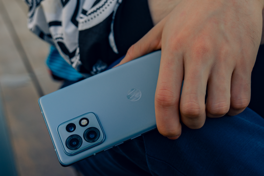Бюджетные смартфоны: Samsung Galaxy A54 против Motorola Edge 40