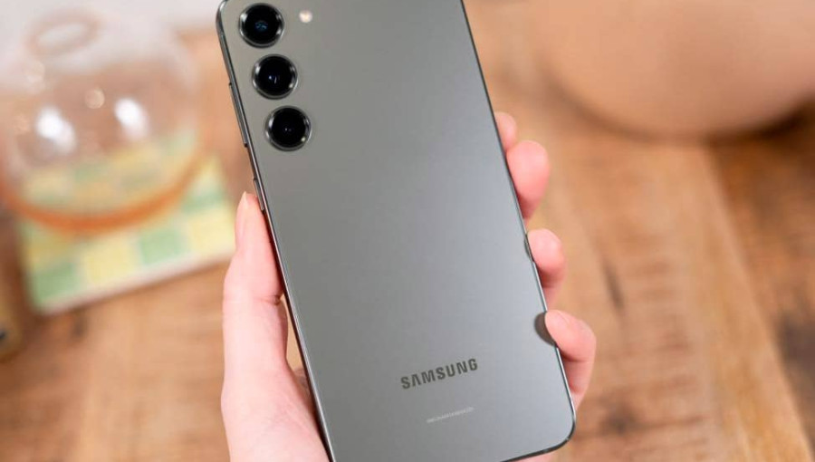 Смартфон Samsung Galaxy S23 FE 