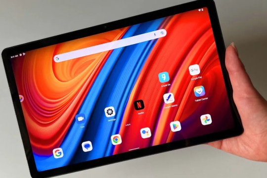 Lenovo вже почала продажі планшета Tab Plus, який лише недавно презентували