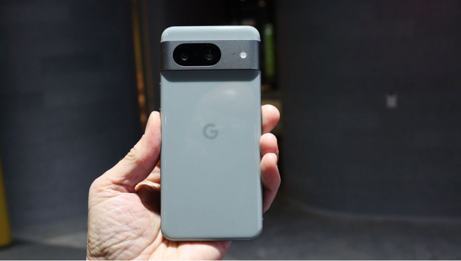 Смартфон Google Pixel 8 с поддержкой искусственного Gemini Nano интеллекта