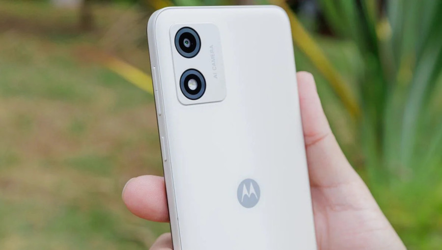 Смартфон Motorola E13