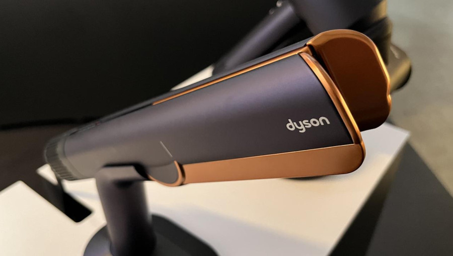 Dyson Airstrait