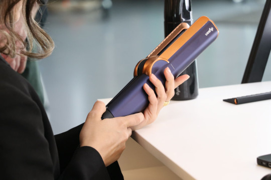 Огляд Dyson Airstrait – чим здивувала новинка культового бренду