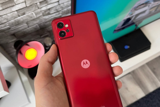 Хітовий бюджетний смартфон від Motorola Moto