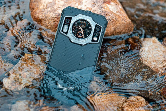 5 самых прочных смартфонов: тесты на выживание