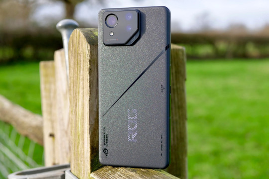Ігровий флагман серед смартфонів: огляд Asus ROG Phone 8
