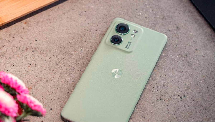 Смартфон Motorola Edge 50 Pro проти Motorola Edge 40