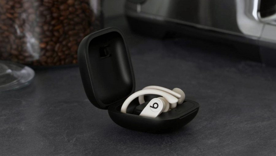 Apple планирует выпуск новых спортивных наушников PowerBeats Pro 2