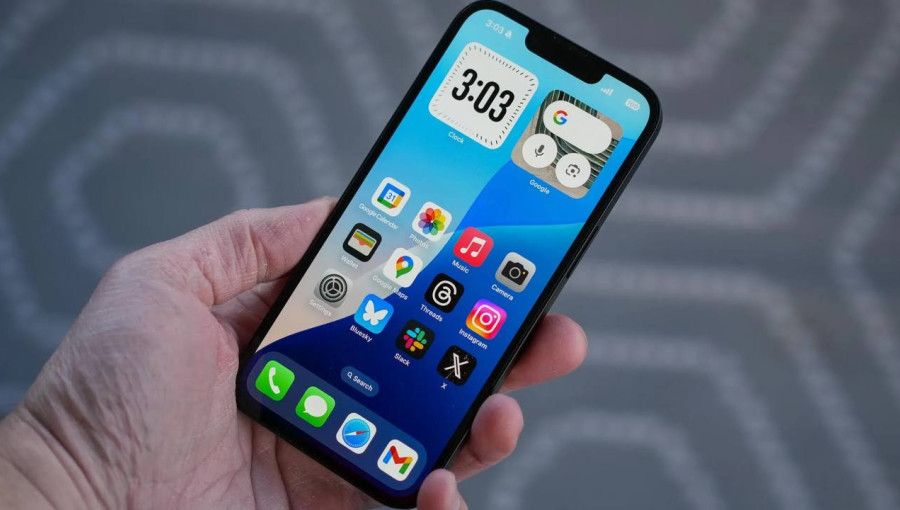 Apple iPhone 16e или iPhone 16: чем они отличаются?