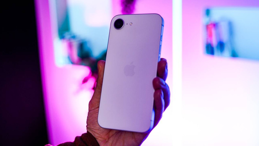 Apple iPhone 16e или iPhone 16: чем они отличаются?