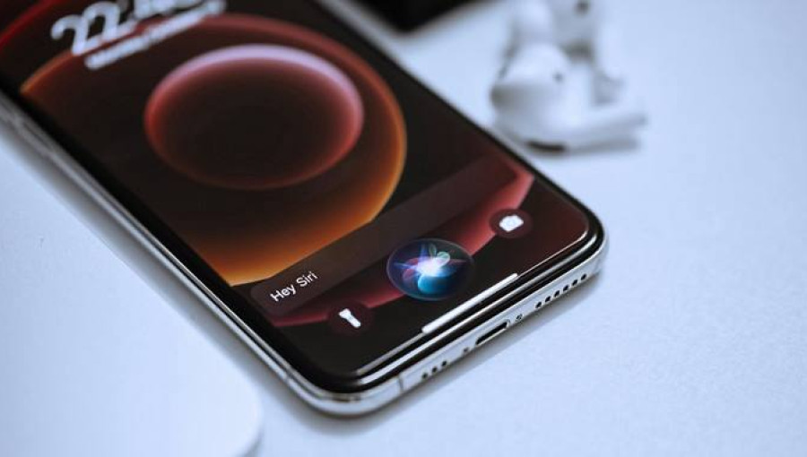 Apple представить складаний iPhone, нову Siri, смарт-окуляри та домашнього робота до 2027 року