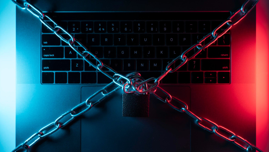 злам акаунтів Google, Facebook, Apple ID