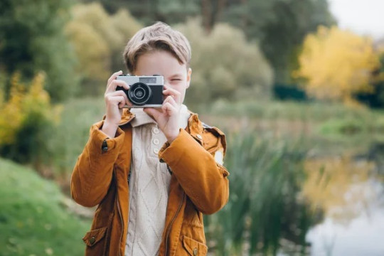 Как выбрать детский фотоаппарат: советы для родителей в 2025 году