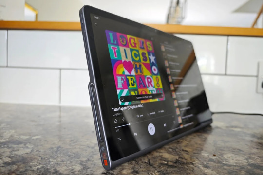 Планшет, похожий на ноутбук: обзор крутого Lenovo Tab Plus