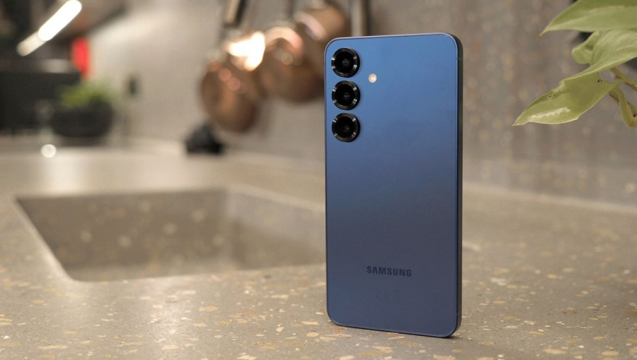 Огляд Samsung Galaxy S25