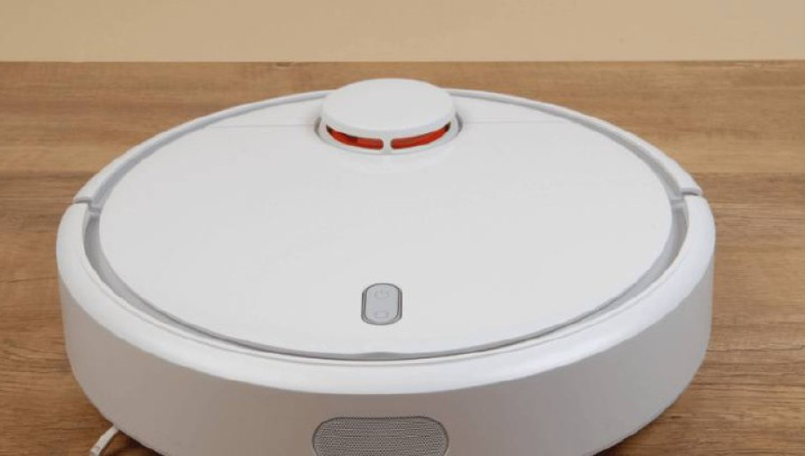 Огляд Xiaomi Mi Robot Vacuum X10+: пилосос, який сам себе чистить
