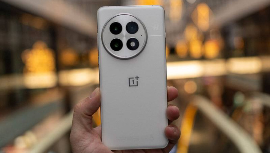 OnePlus 13 vs Galaxy S25 Edge: сравнение лучших Android-флагманов по производительности, дизайну и автономности.