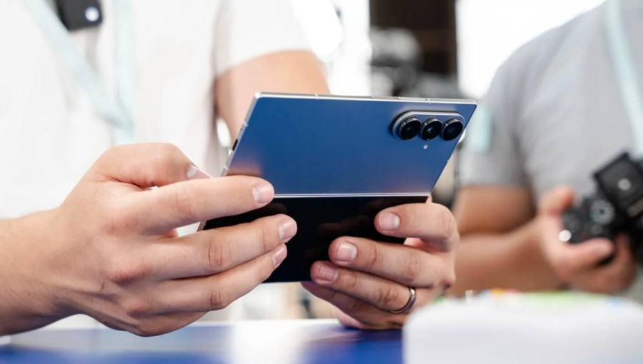 Samsung Fold 7, Flip 7, Flip 7 FE: огляд новинок 2025 року + додаткова памʼять в подарунок 