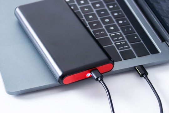 Сравнение 3-х Power Bank на 65W – заряжают даже ноутбуки